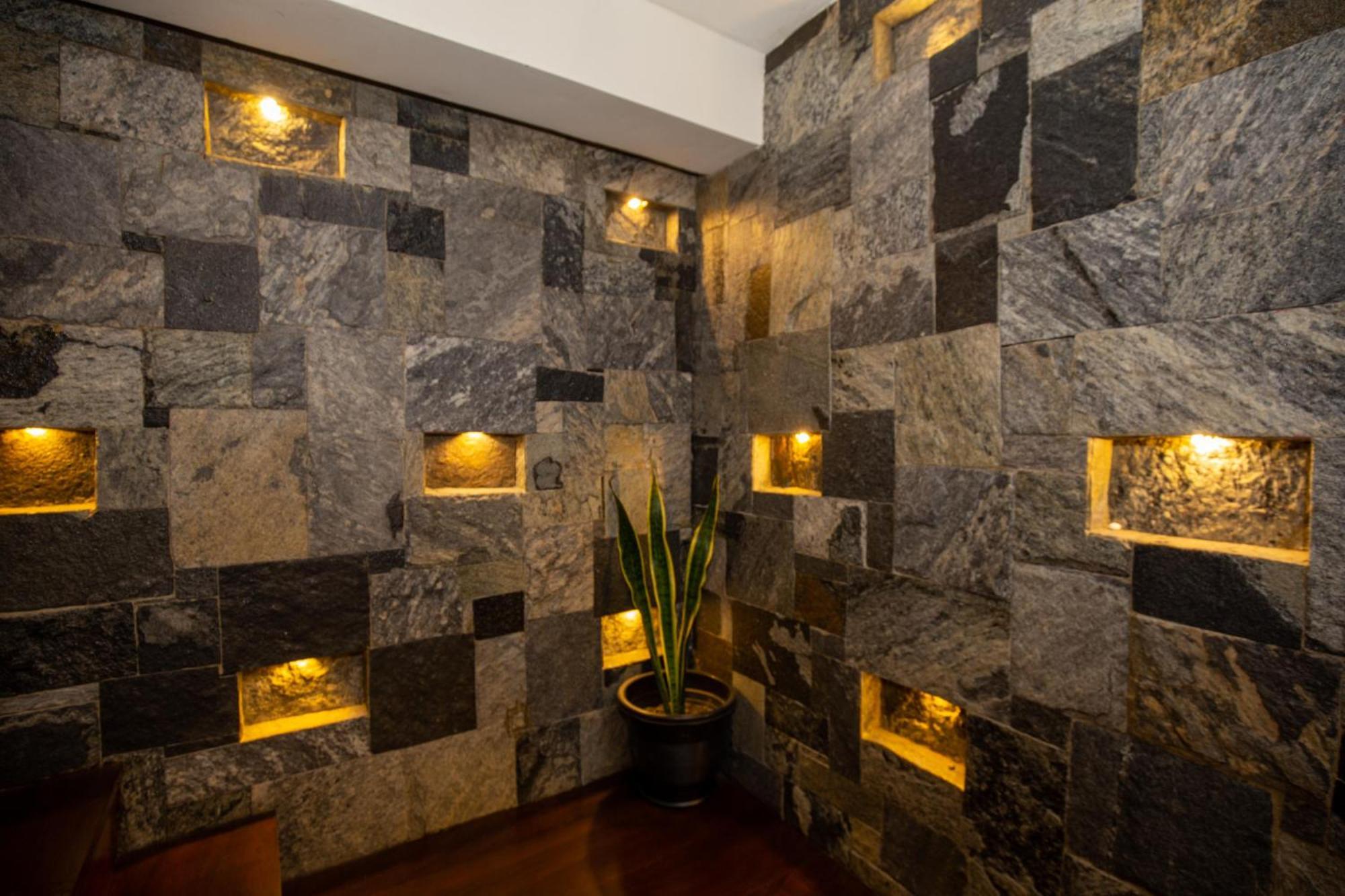 Отель Manthra Leisure Канди Экстерьер фото